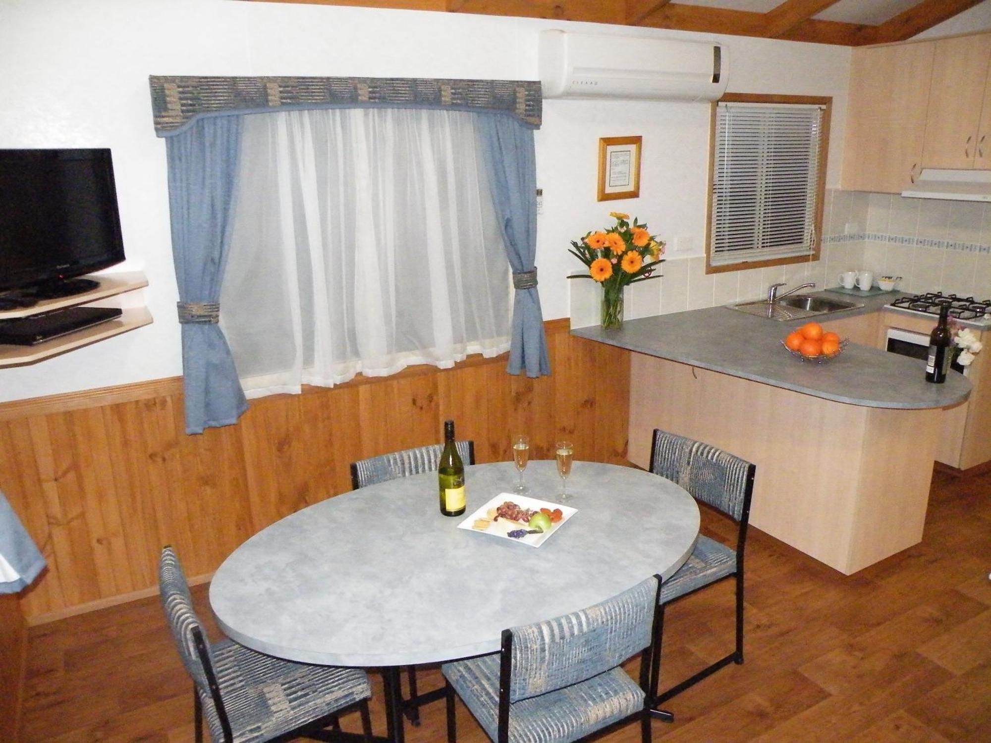 Lake Hamilton Motor Village And Caravan Park 部屋 写真