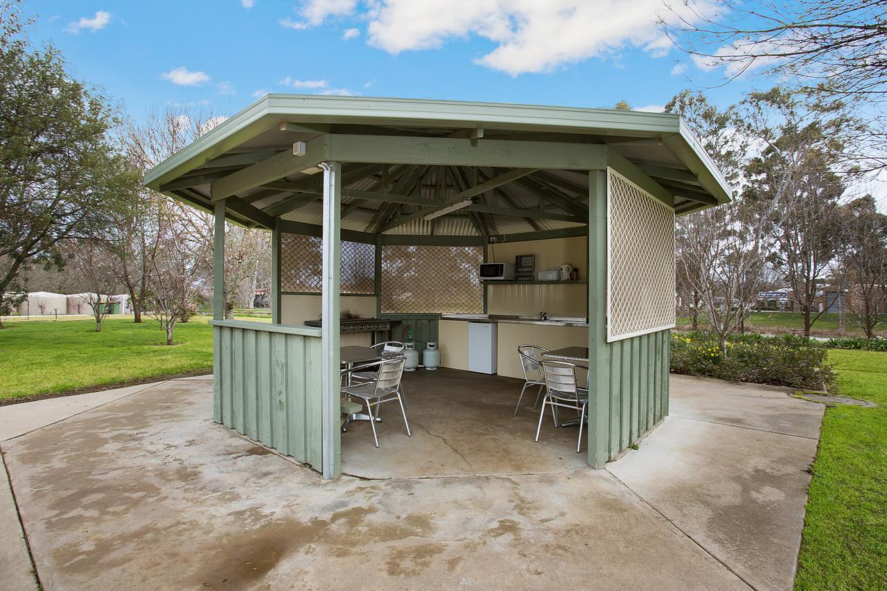 Lake Hamilton Motor Village And Caravan Park エクステリア 写真